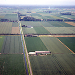 Luchtfoto van een deel van de kleipolder de Haarlemmermeer