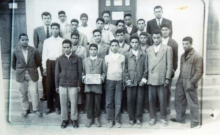 Aarab Benaceur op school in Aknoul 
