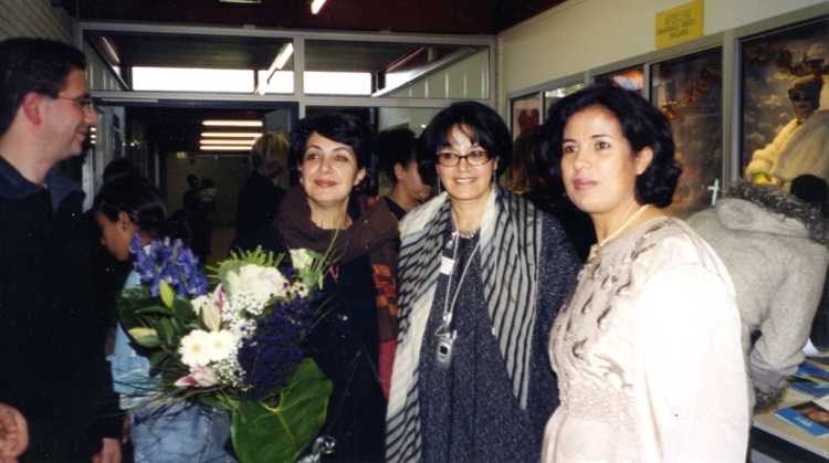 Khadija Aarib bij de oprichting van de Insaf, 2003