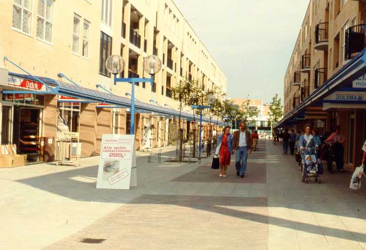 Lelystad : winkelcentrum De Gordiaan, 1985