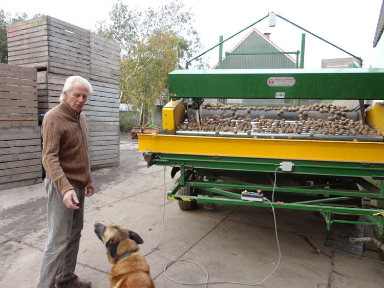 Lucas Vredeveld werkt nog altijd met aardappelen, 2011