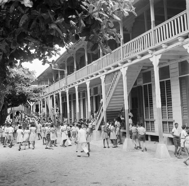 De Hendrik MULO-school in Paramaribo, 1947