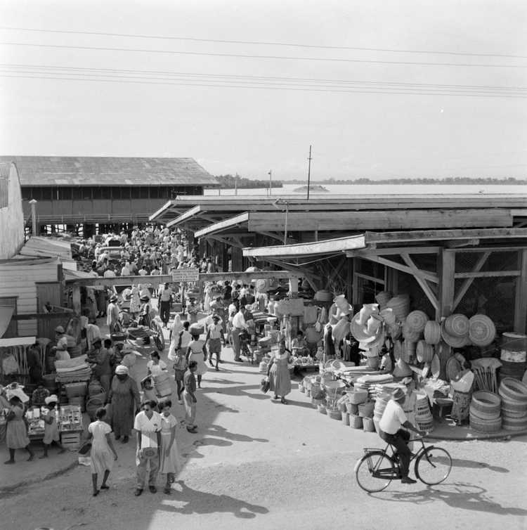 centrale markt in Paramaribo